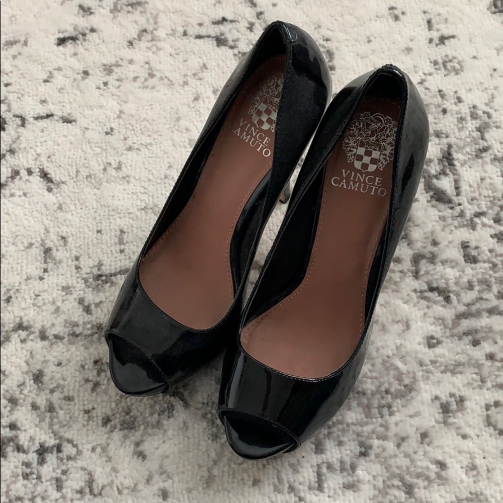 Vince Camuto Peep Toe Pump